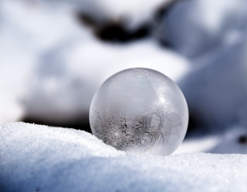 Kalte Temperaturen beim Fotografieren von gefrorener Seifenblase