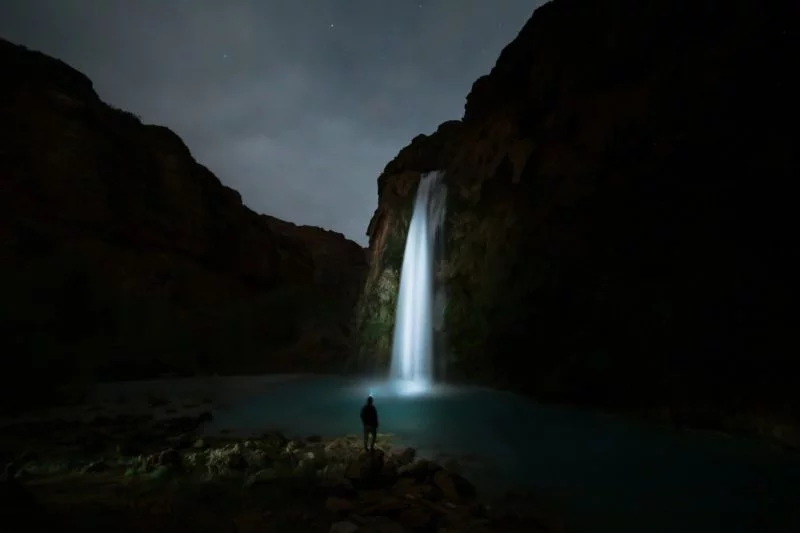 Unterbelichtung im Bild von einem Wasserfall