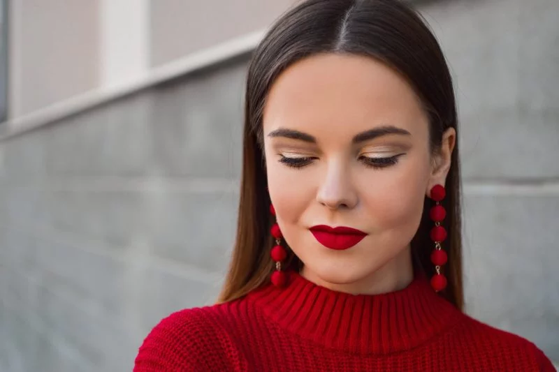 Foto Make-Up ᐅ 15 Tipps für Fotografen und Models 6 foto make-up mit dunkelrotem lippenstift