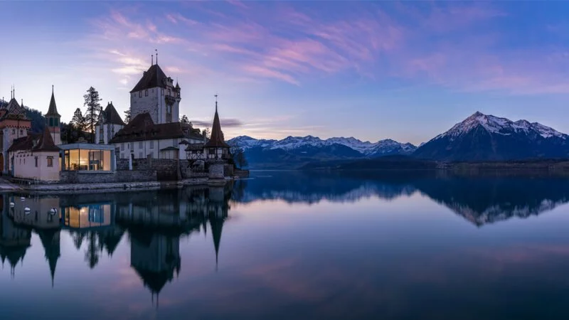 Fotolocations gleich um die Ecke finden | Nutze den Heimvorteil 6 schloss am see bei daemmerung fotografiert fotolocations