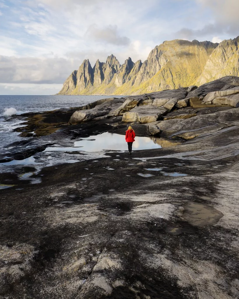Hochformat vs. Querformat ᐅ Welches Format für welches Bild? 3 Eine spektakuläre Aussicht auf die Berge von Senja.