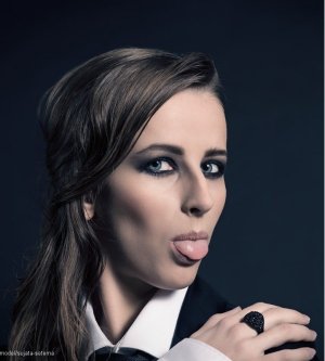 Model Theresa S