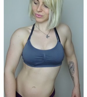 Model Julia B
