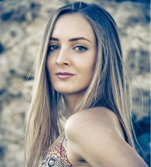 Model Isabel H