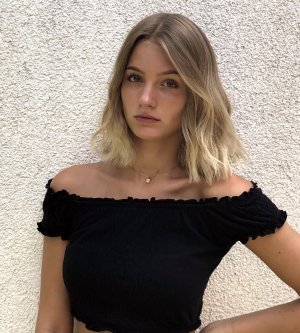 Model Lina S