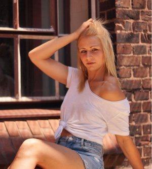 Model Katharina Sa10