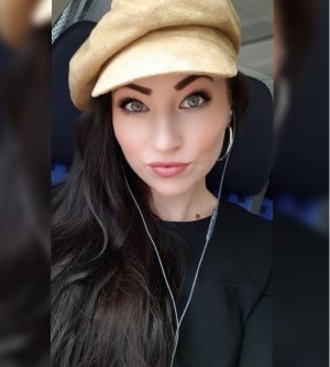 Model Lisa D