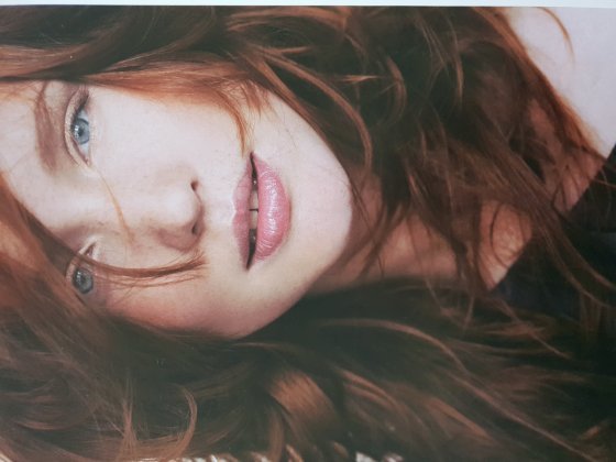 Model Laura L