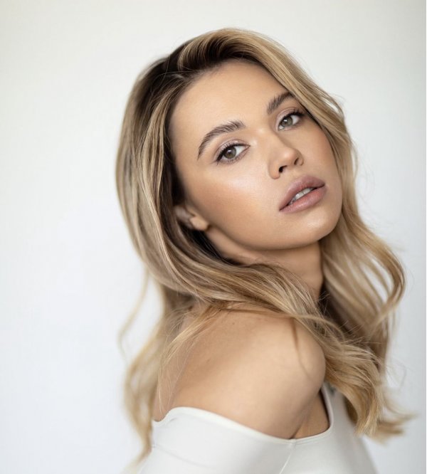 Model Sedcard von Nataliia S - weibliches Professional Fotomodel ...