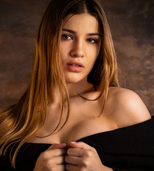 Model Linda Maria H